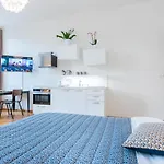 Bright Near Old Town & Excellent Access By Easybnb Premium Prague