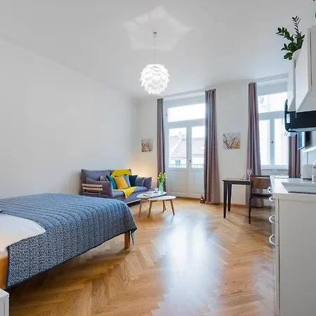 Bright Near Old Town & Excellent Access By Easybnb Premium Apartmán *