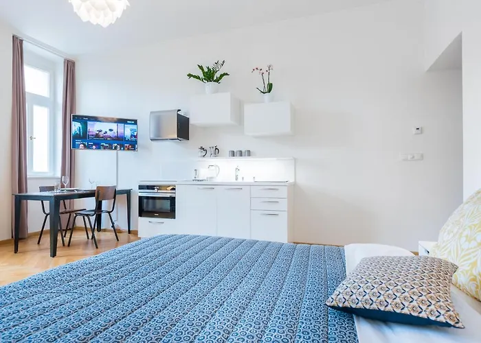 Bright Near Old Town & Excellent Access By Easybnb Premium Prag