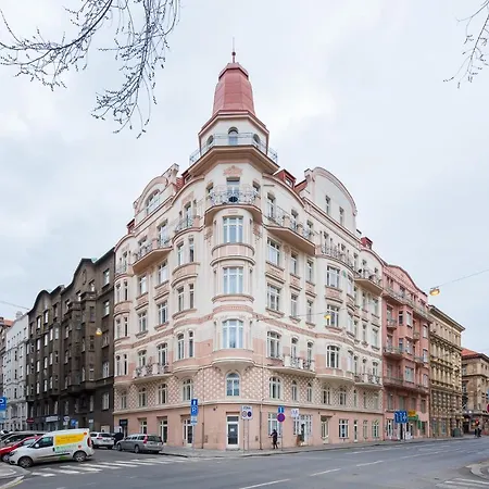Appartement Bright Near Old Town & Excellent Access By Easybnb Premium Praag