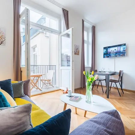 Bright Near Old Town & Excellent Access By Easybnb Premium * Praag
