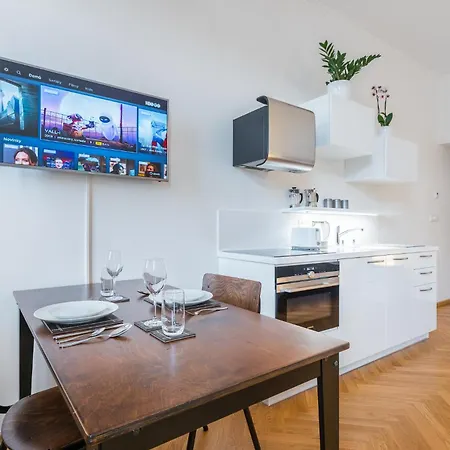 Bright Near Old Town & Excellent Access By Easybnb Premium *