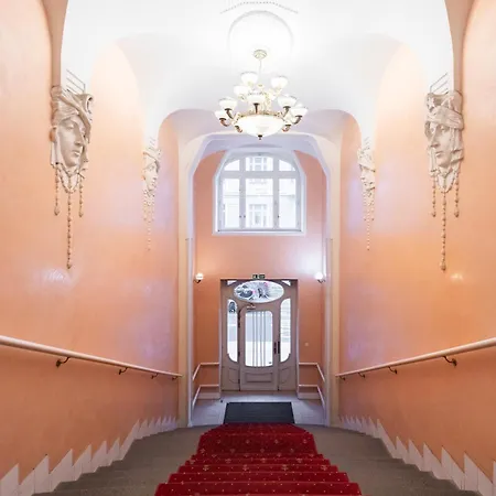 Bright Near Old Town & Excellent Access By Easybnb Premium Appartement Praag