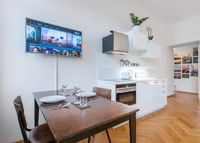 Bright Near Old Town & Excellent Access By Easybnb Premium *