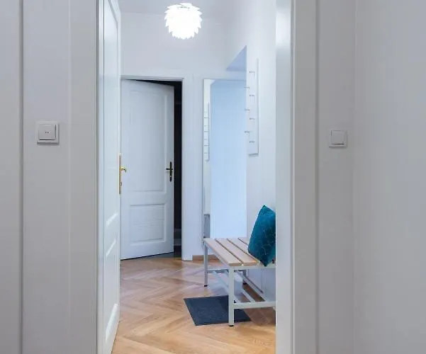Bright Near Old Town & Excellent Access By Easybnb Premium פראג