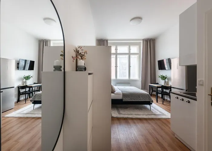 Bright Near Old Town & Excellent Access By Easybnb Premium דירה *